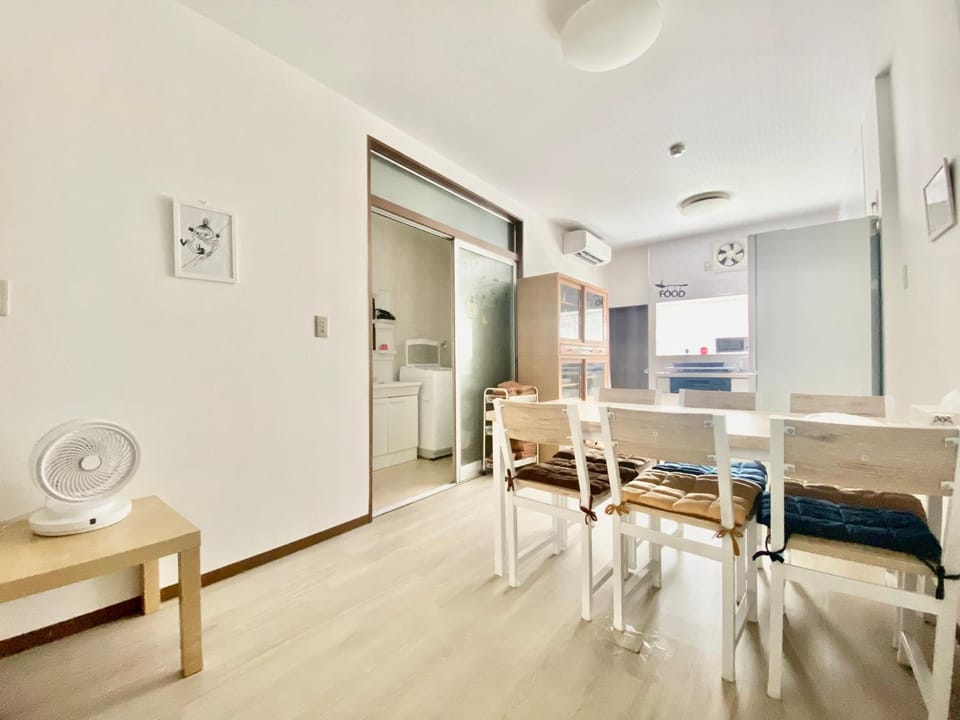 Living room, Dining area, air conditioner
