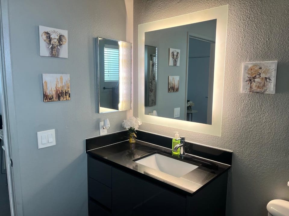 The NoHo Artist Nook Apartment in Burbank