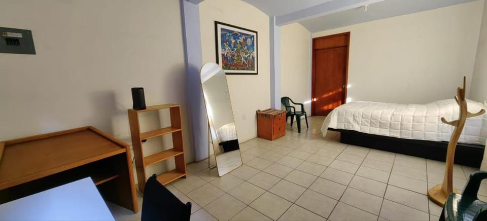 Bed, Seating area