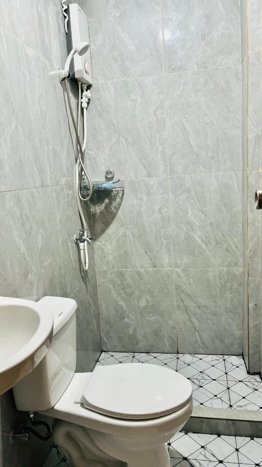 Shower, Toilet, Bathroom