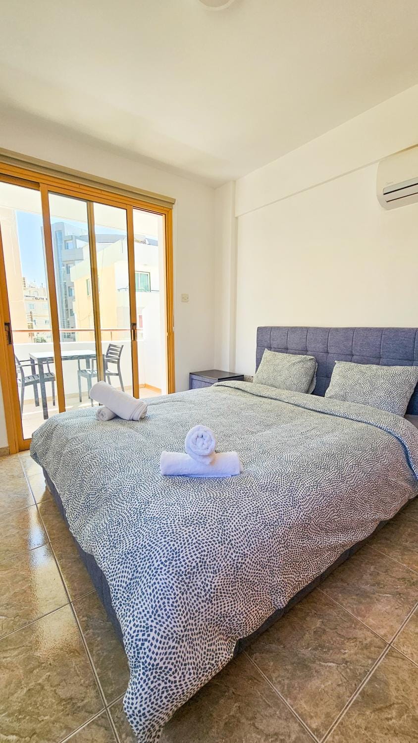 Bed, Balcony/Terrace, Bedroom, towels