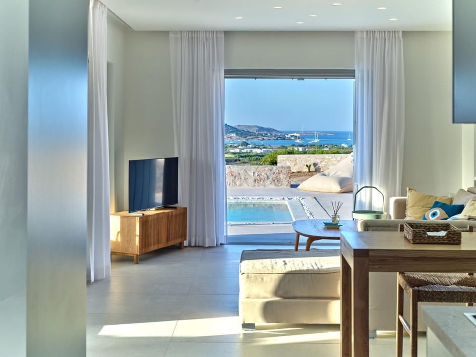 Villa Helia with swimming pool Villa in Paros, Greece
