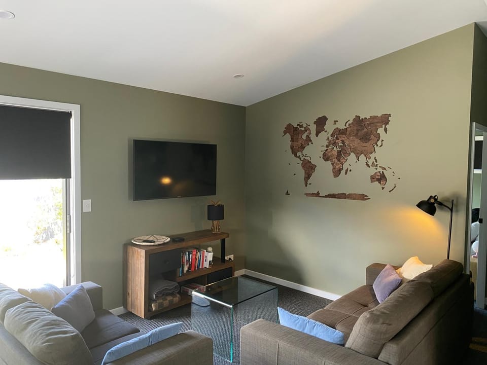 New two bedroom close to town House in Taupo
