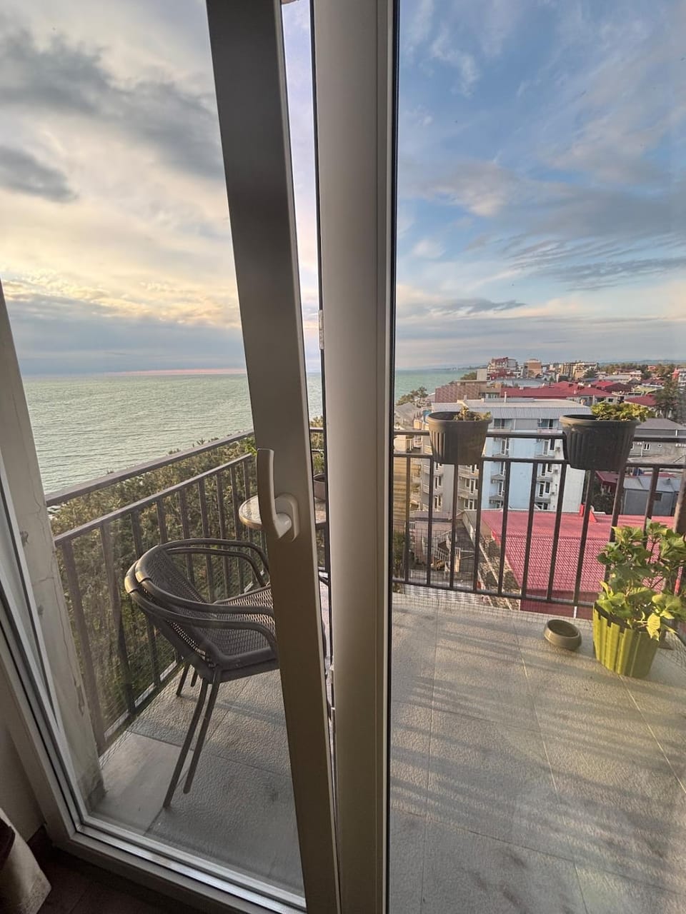 View (from property/room), Balcony/Terrace, City view, Sea view