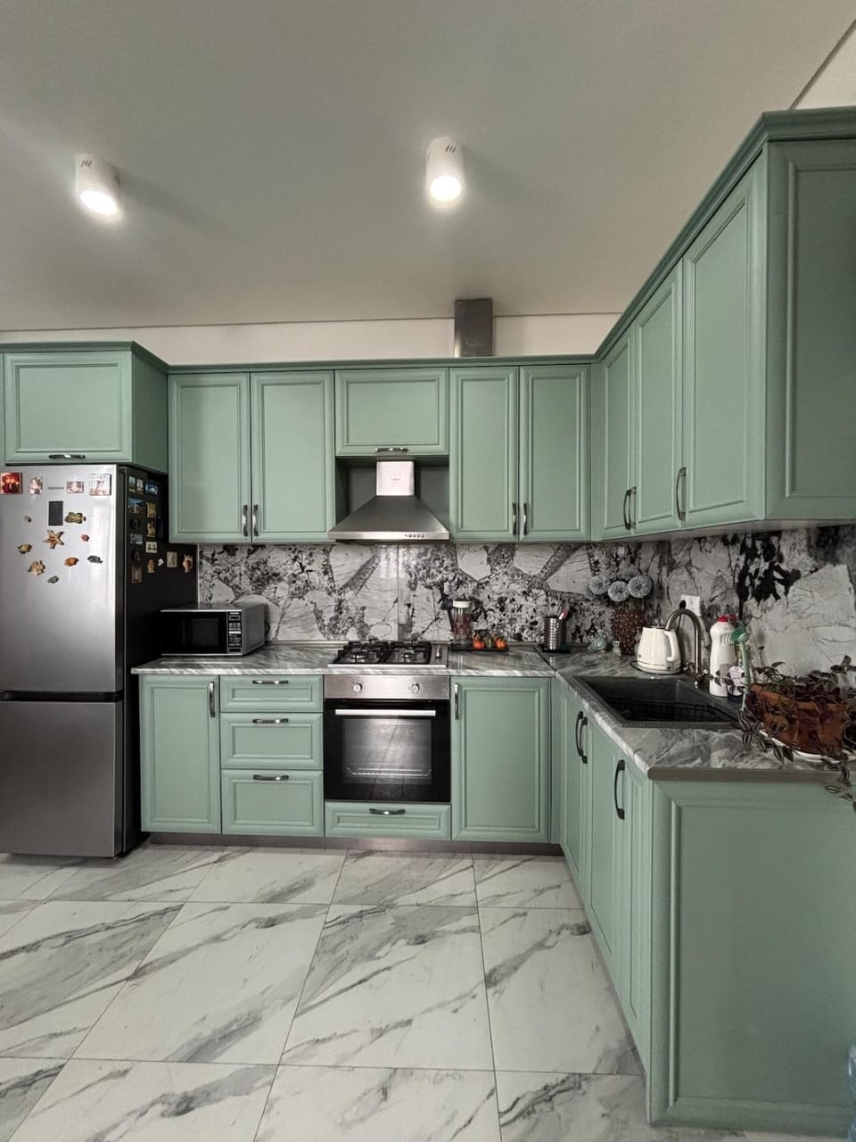 Kitchen or kitchenette, oven, stove