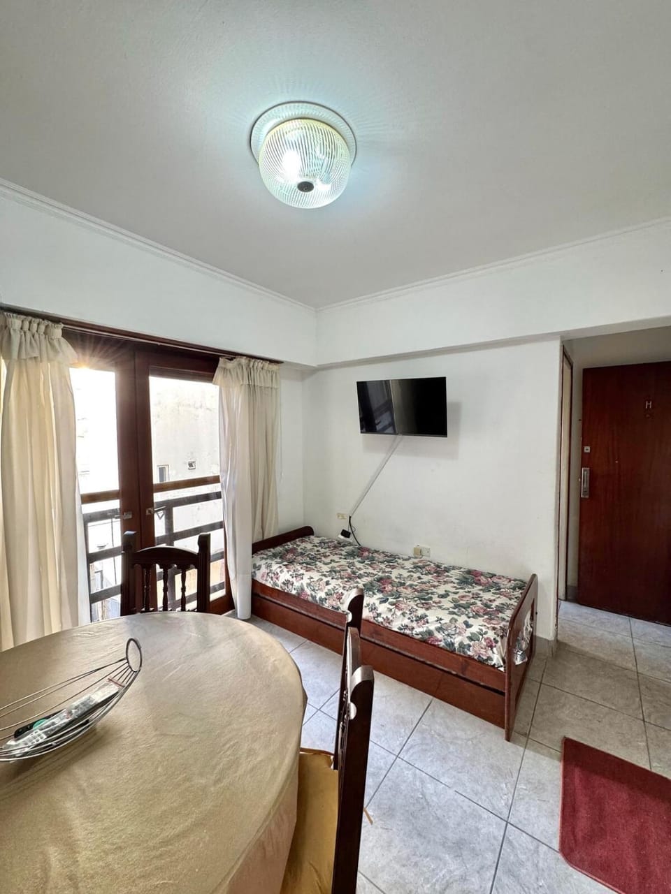 Communal lounge/ TV room, Living room, Dining area