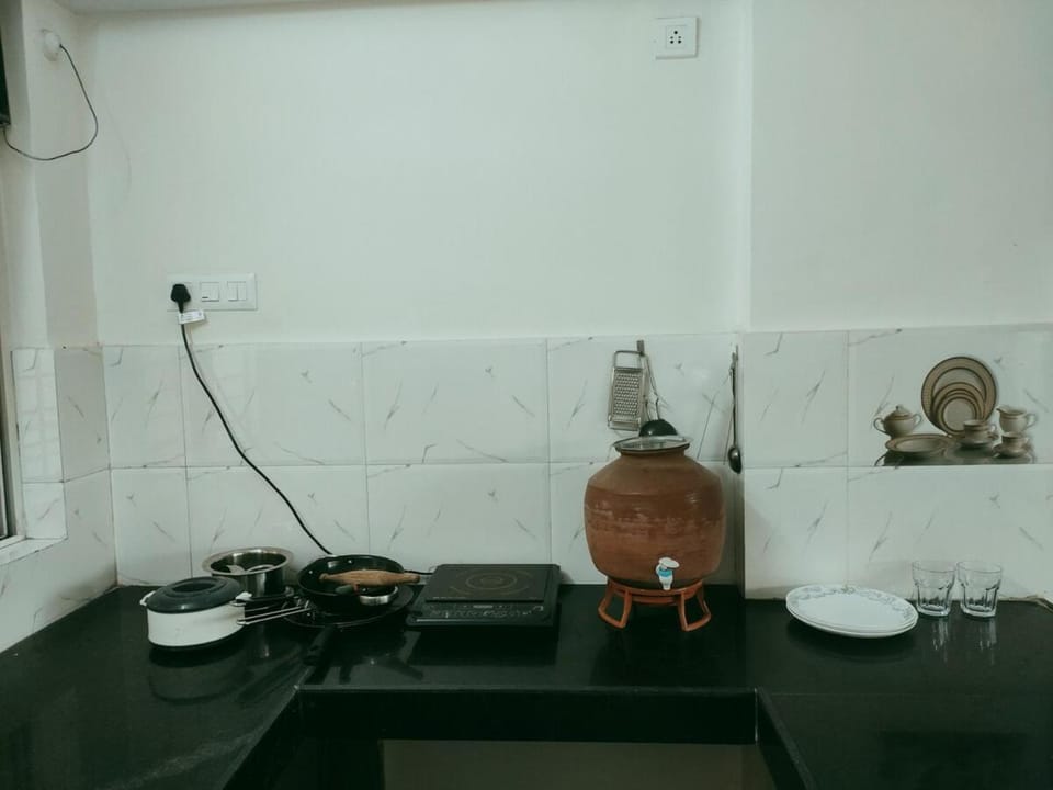 Chic Comfort long & short term Apartment in Maharashtra