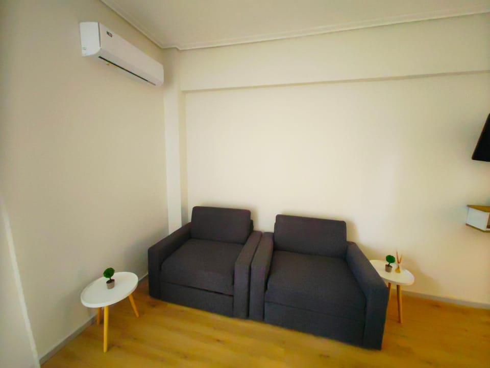 HALARA by the Beach Apartment in Nea Peramos