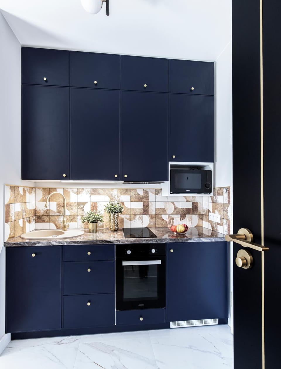 Kitchen or kitchenette, oven, stove