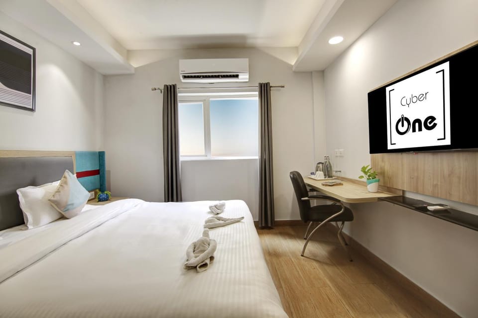 Communal lounge/ TV room, Bed, TV and multimedia, Photo of the whole room, Evening entertainment, Bedroom, hair dresser, towels, air conditioner