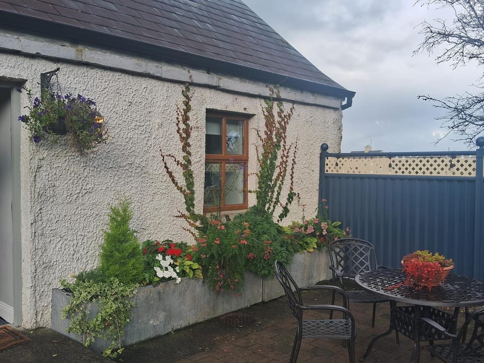 Stone Barn Cottage In Galway Countryside Apartment in County Galway