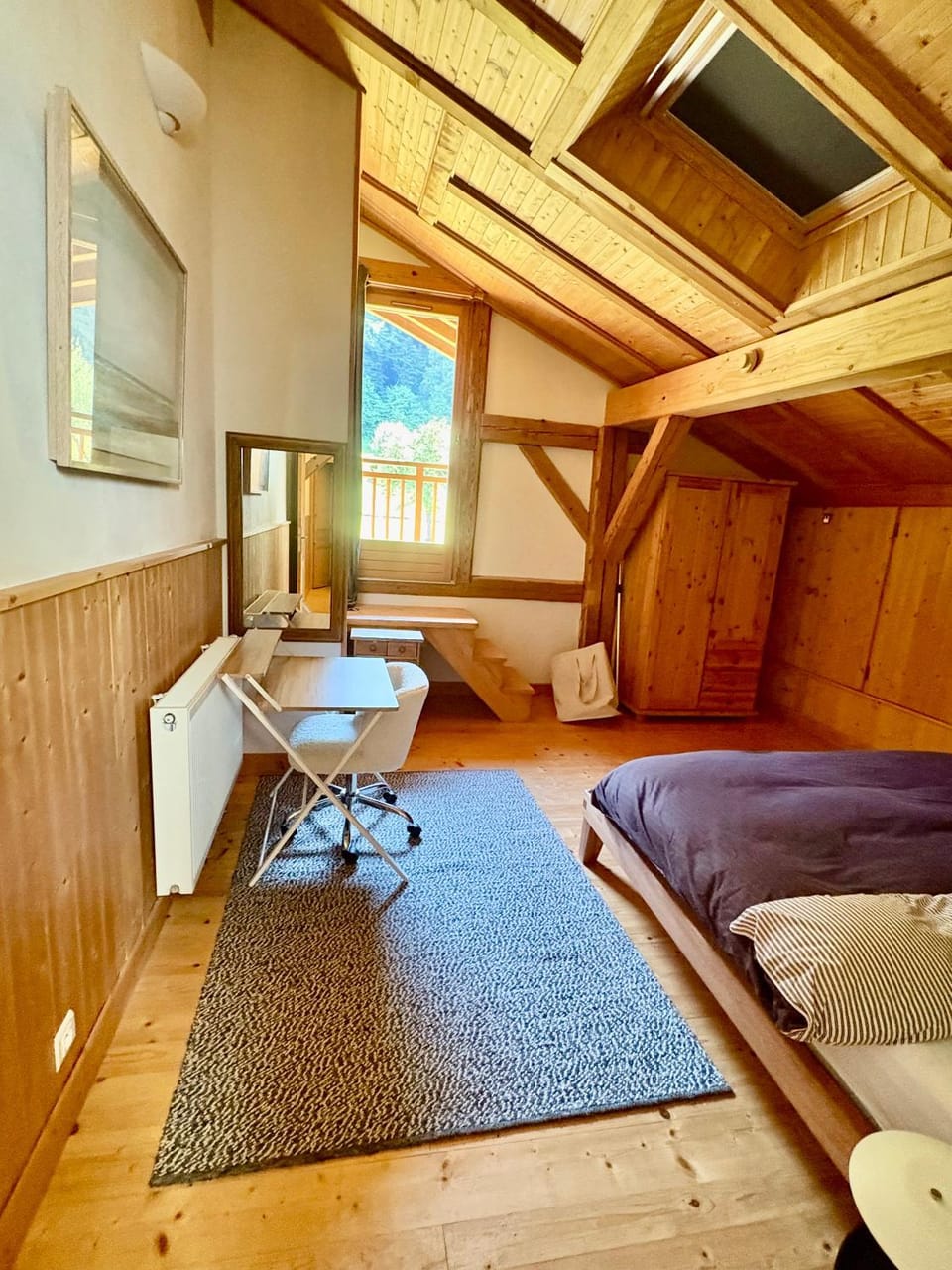 Seating area, Bedroom