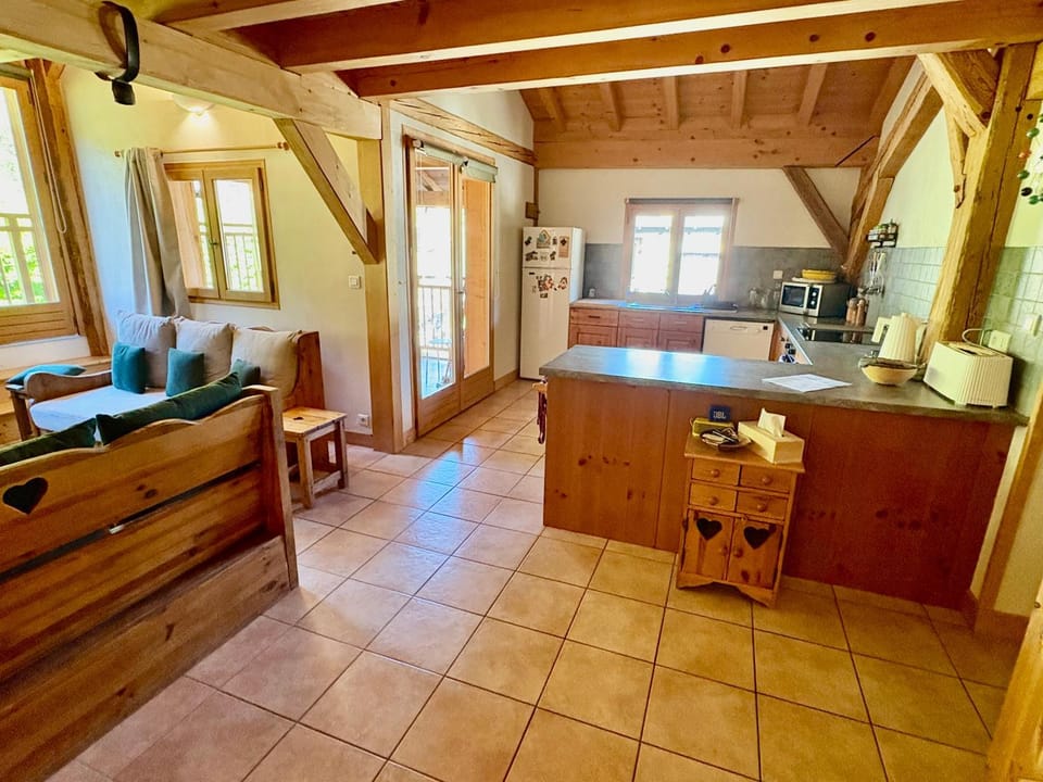 Kitchen or kitchenette, Living room