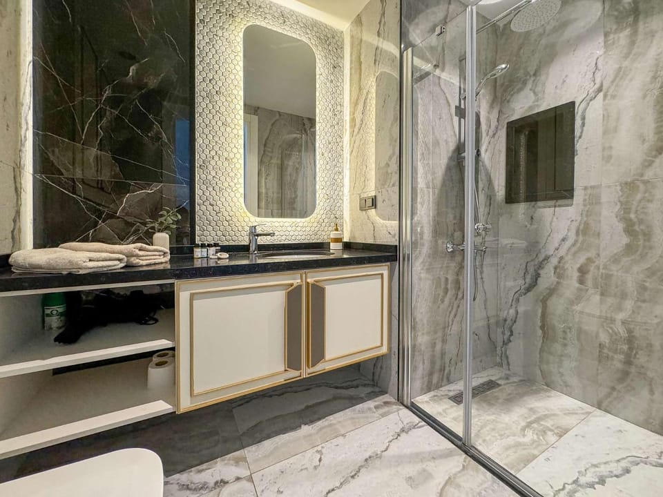 Shower, Bathroom, towels