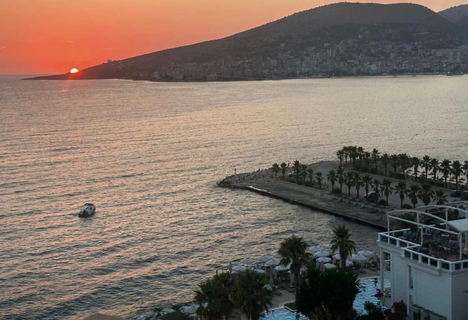 Jonian Waves Apartment in Sarandë