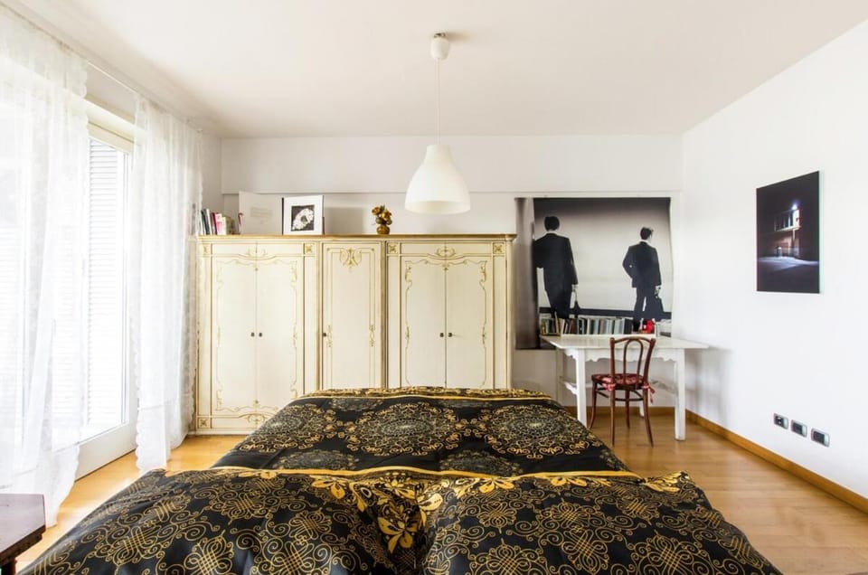 Bed, Photo of the whole room, Bedroom, wardrobe