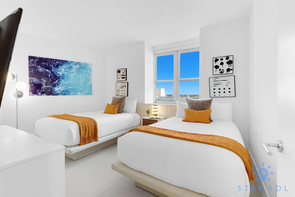 Beachfront Balcony Apartment Amenities Apartment in Hollywood Beach