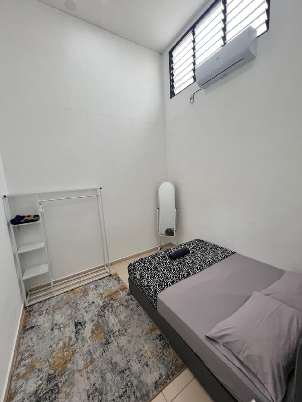 Casa Damai Kuantan - near TUDM, Taman Tas, SEMSAS, UMP,Airport, Uia, Matrik Gambang, Menara 188, 4bilik-3AC 1kipas, Ruang Tamu kipas House in Pahang, Malaysia