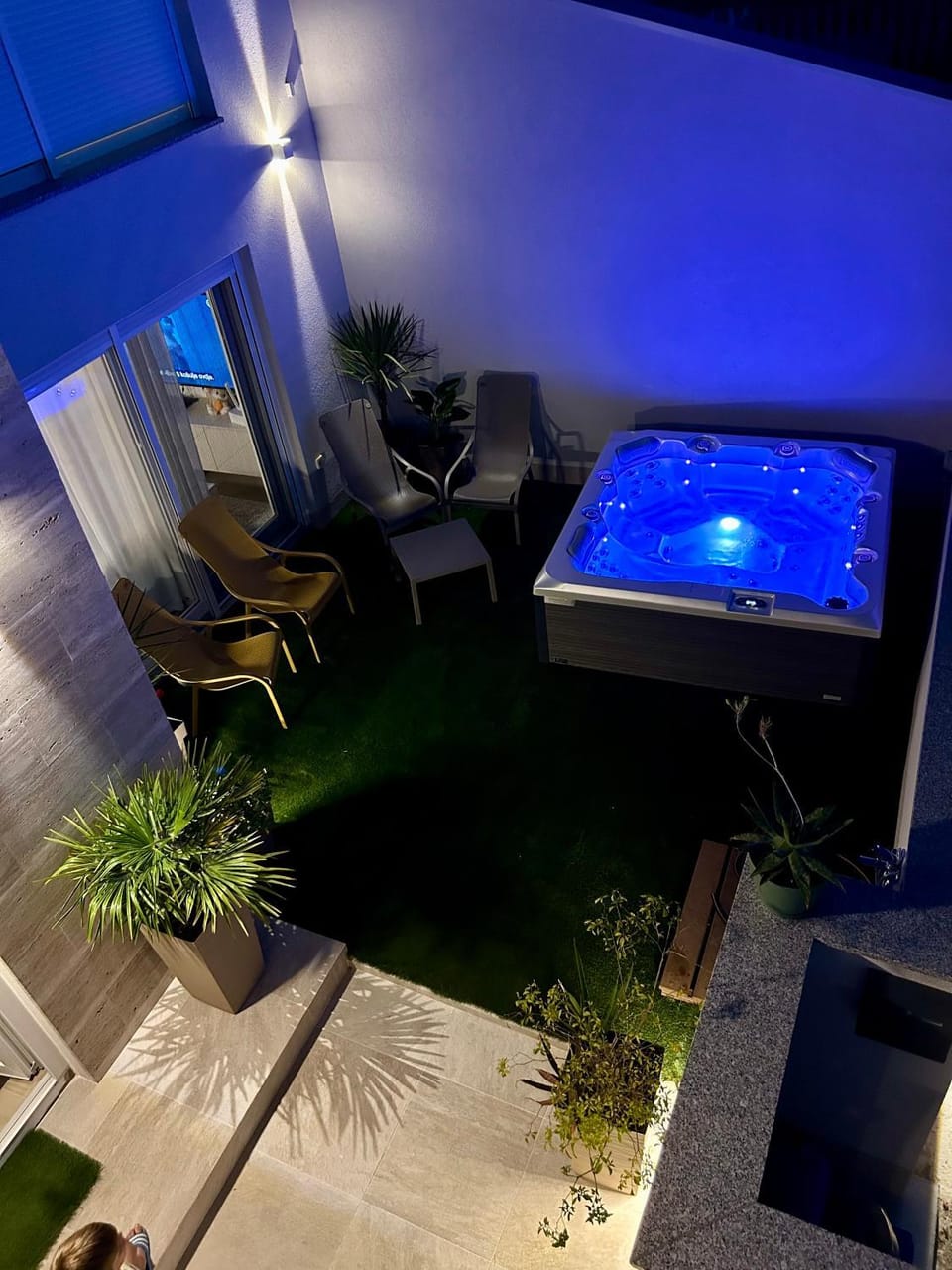 Hot Tub, Evening entertainment, sunbed