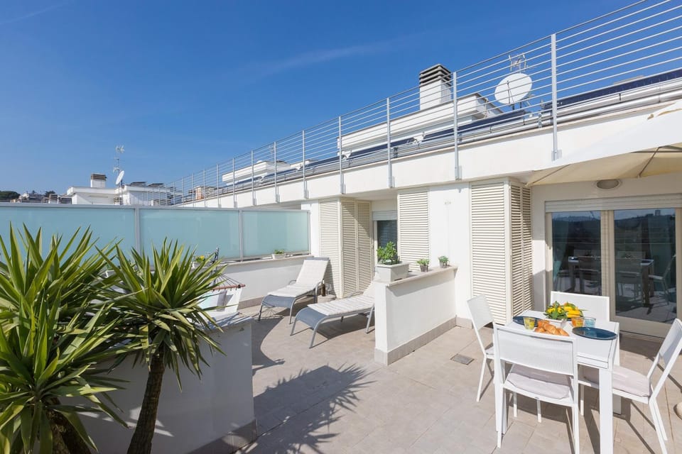 Boutique Domus Trastevere Penthouse Apartment in Rome