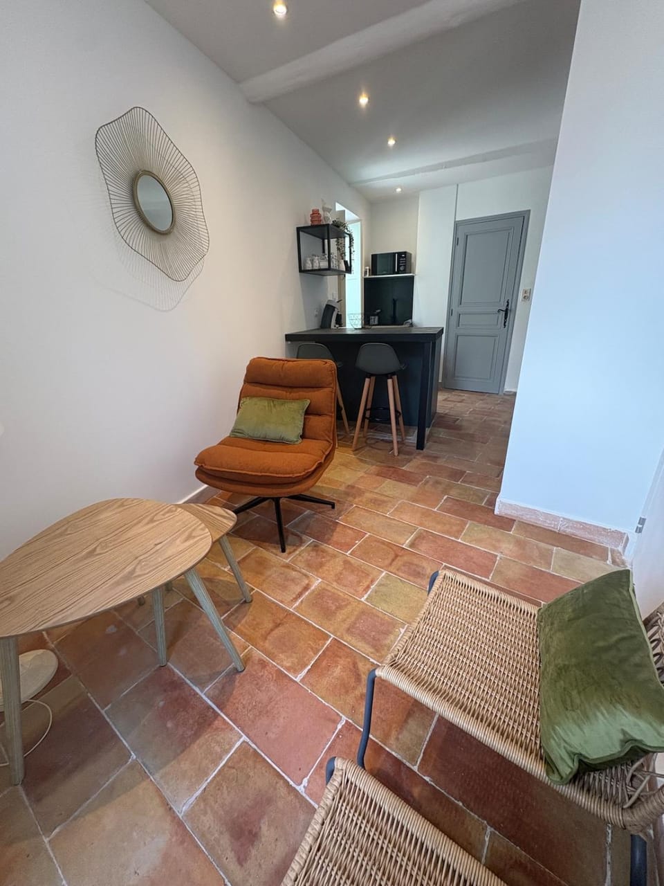 Kitchen or kitchenette, Seating area
