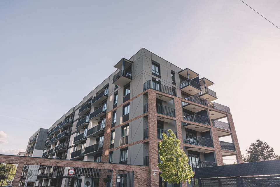 Property building, Day