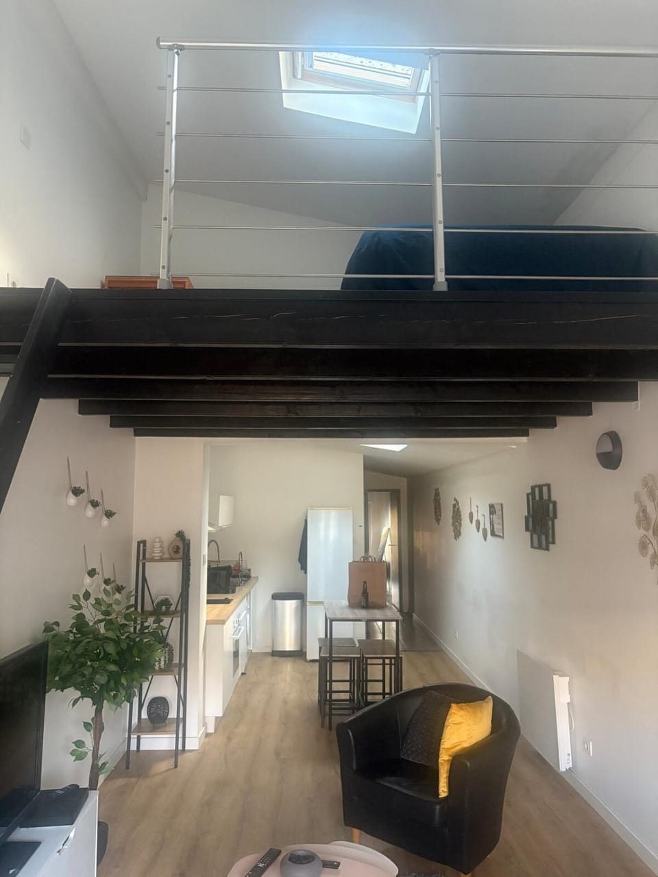 Living room, Bedroom