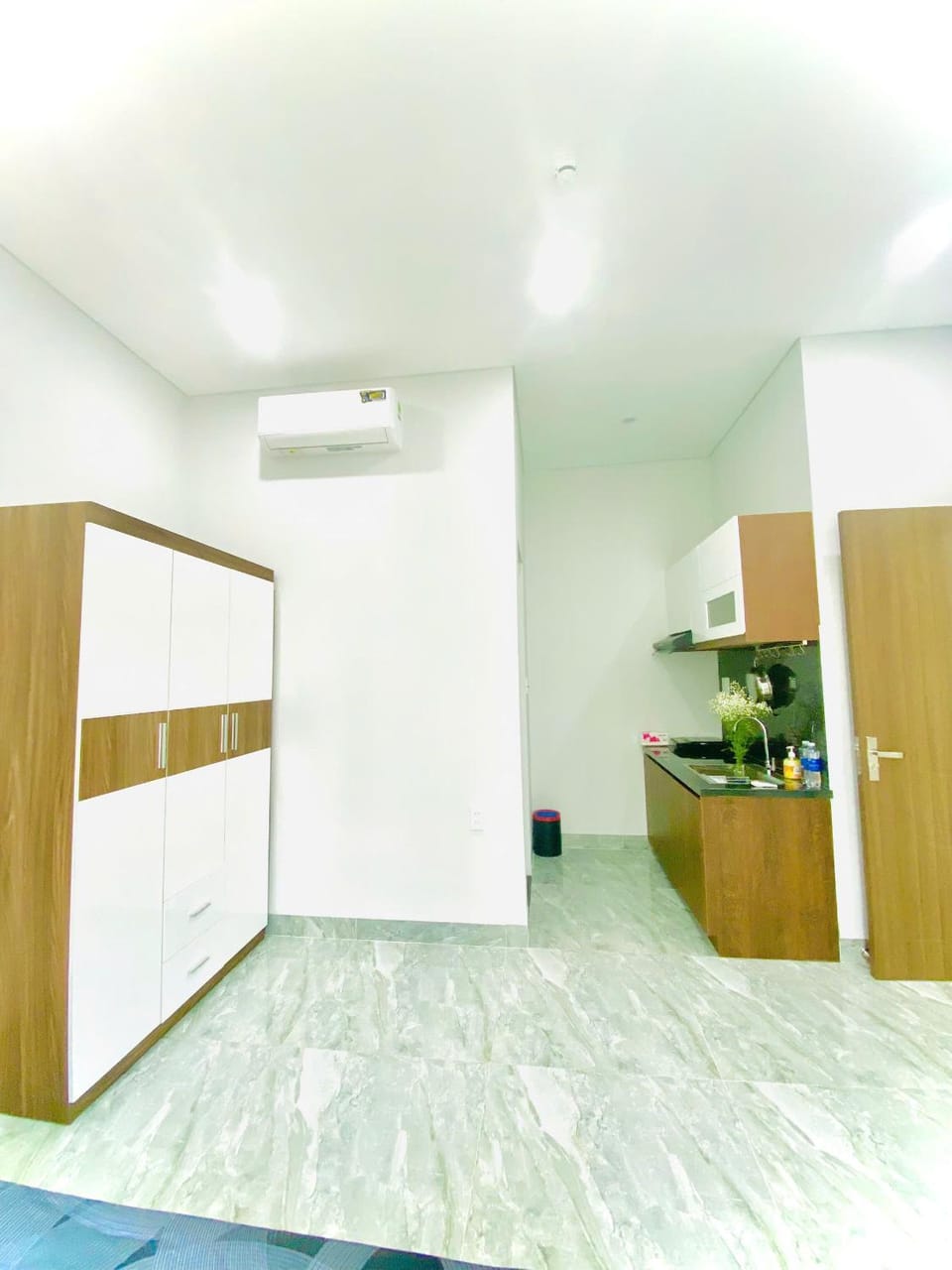 Kitchen or kitchenette