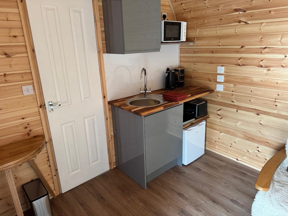 Oakwood Farm Chester Campground/ 
RV Resort in England