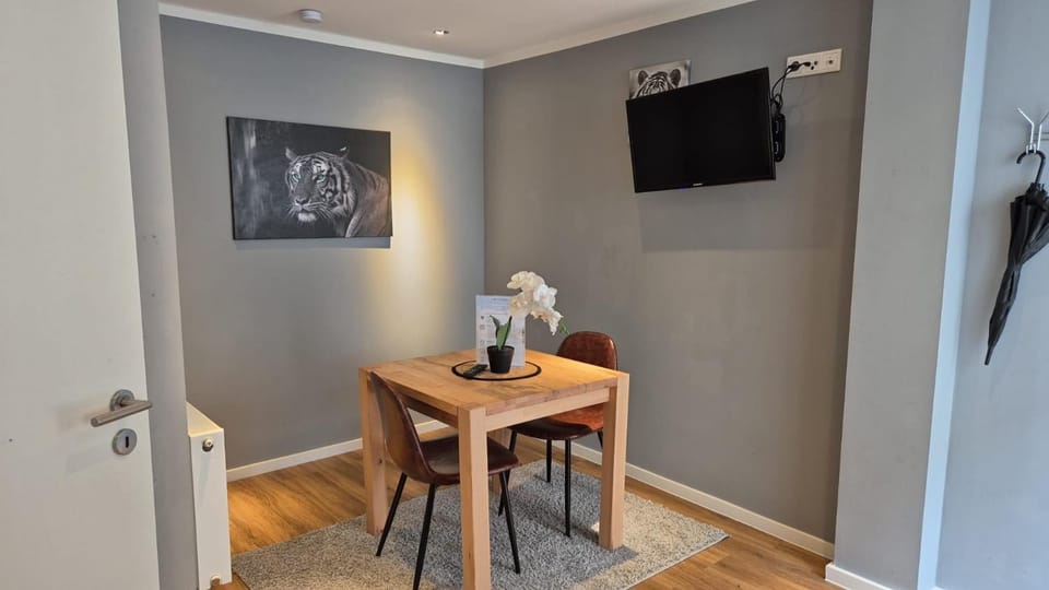 TV and multimedia, Dining area