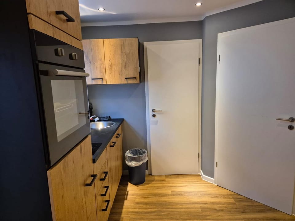 Kitchen or kitchenette, oven, kitchen, kitchen