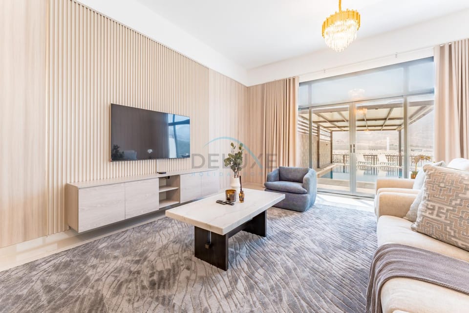 TV and multimedia, Living room, Seating area, Evening entertainment