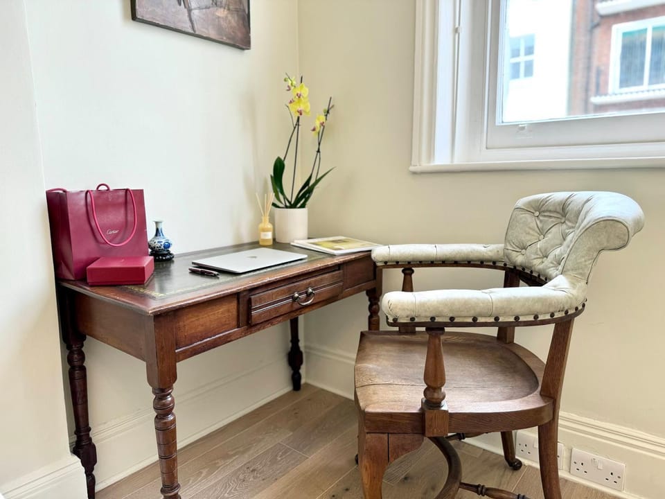 Living room, Business facilities, Seating area