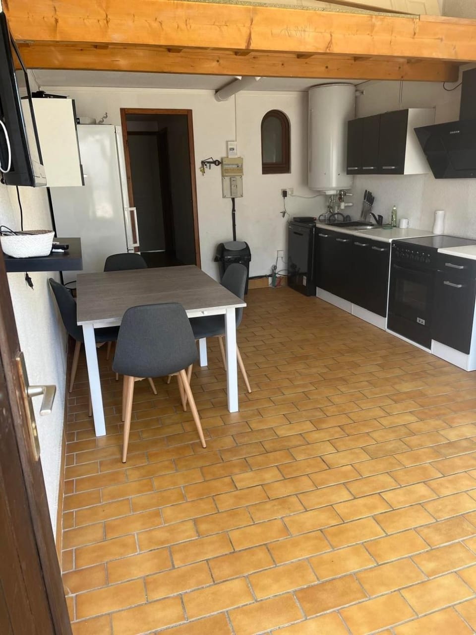 Kitchen or kitchenette