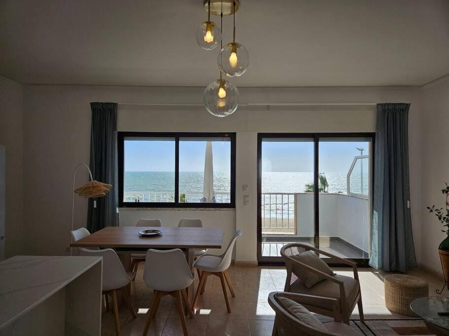 Living room, Dining area, Sea view