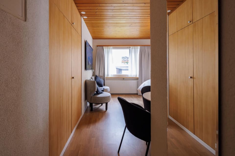 TV and multimedia, Seating area, wardrobe