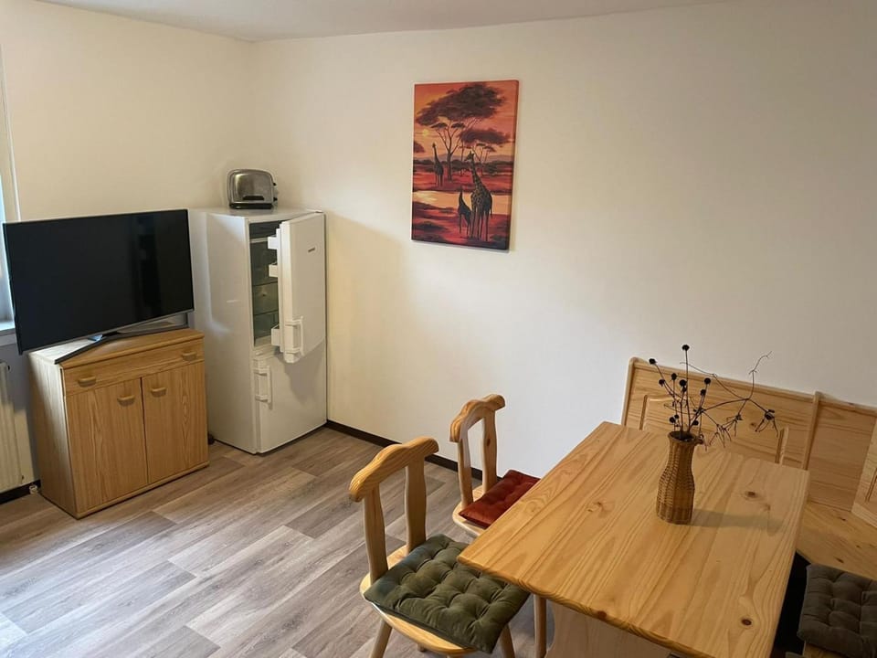 Communal lounge/ TV room, Seating area, Dining area
