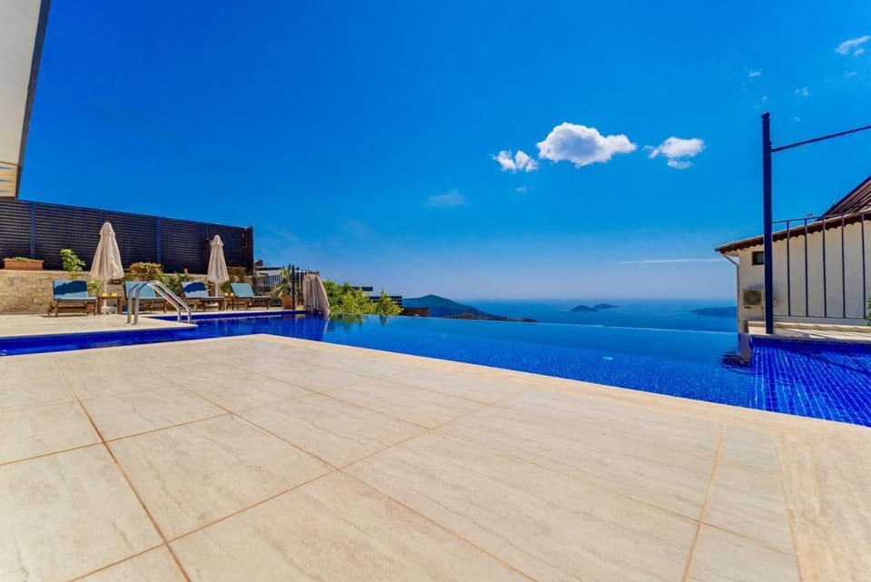 Patio, Day, Natural landscape, Mountain view, Pool view, Sea view, Swimming pool, sunbed