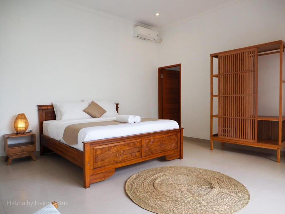 Photo of the whole room, Bedroom, wardrobe