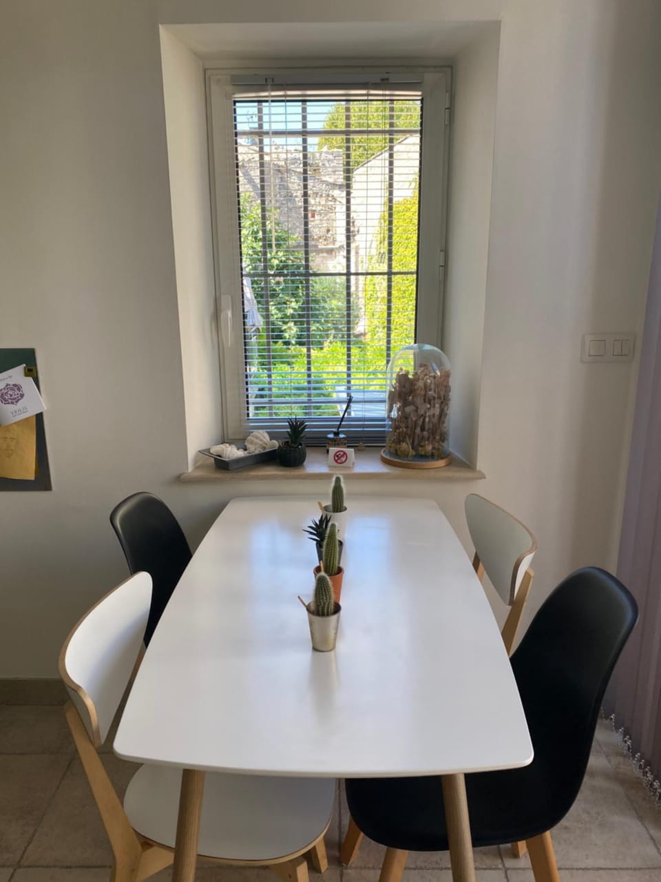 Dining area, Garden view