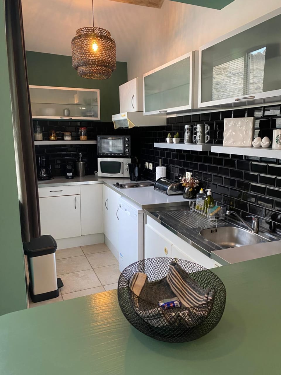 Coffee/tea facilities, Kitchen or kitchenette, dishwasher, minibar, pet friendly, stove, toaster