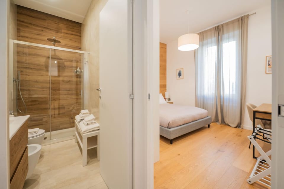 Toilet, Bathroom, Bedroom, towels