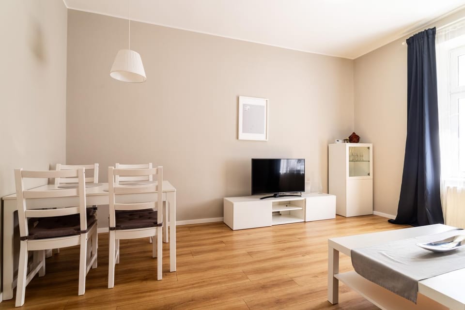 TV and multimedia, Dining area