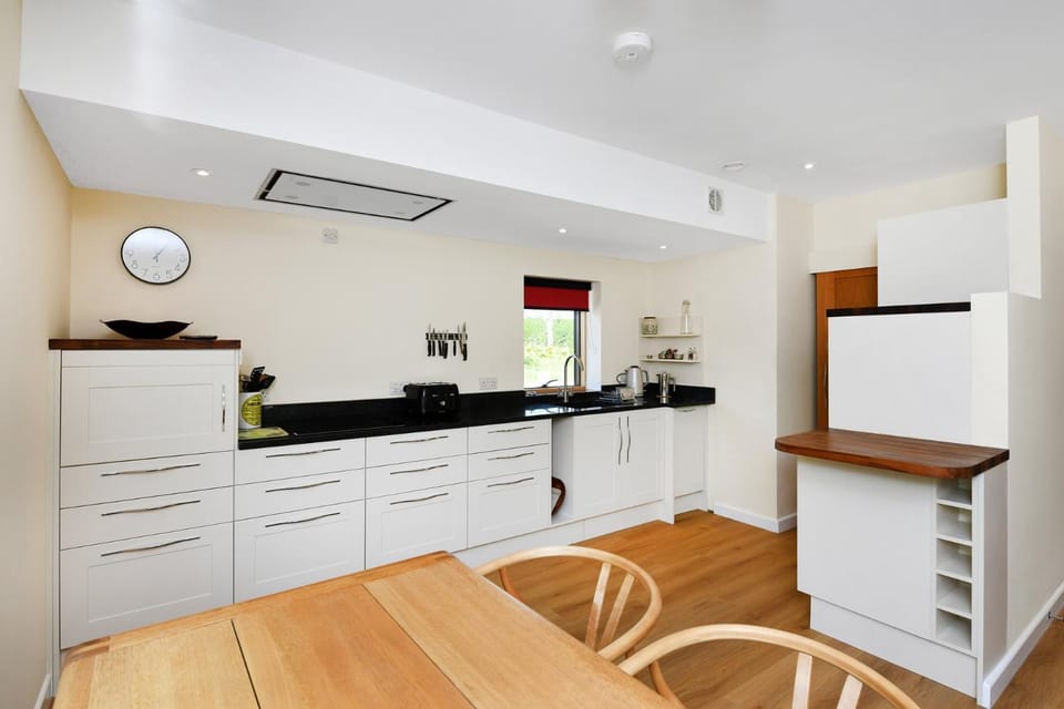 Eco 2-Bed Bungalow with Biodiverse Garden & Solar House in Newark and Sherwood District
