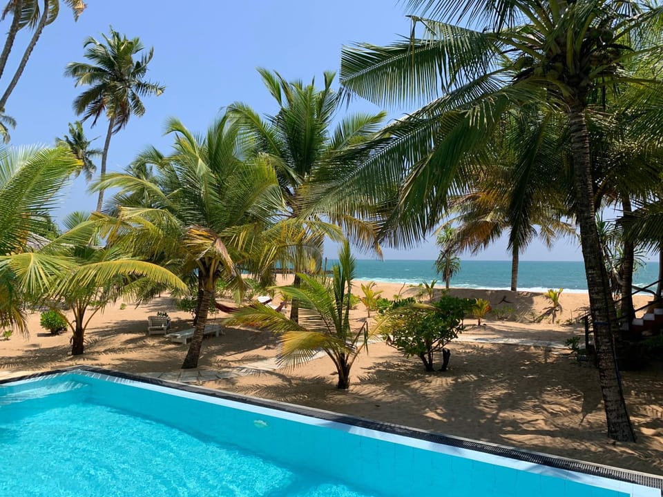 Sea view, Swimming pool, sunbed