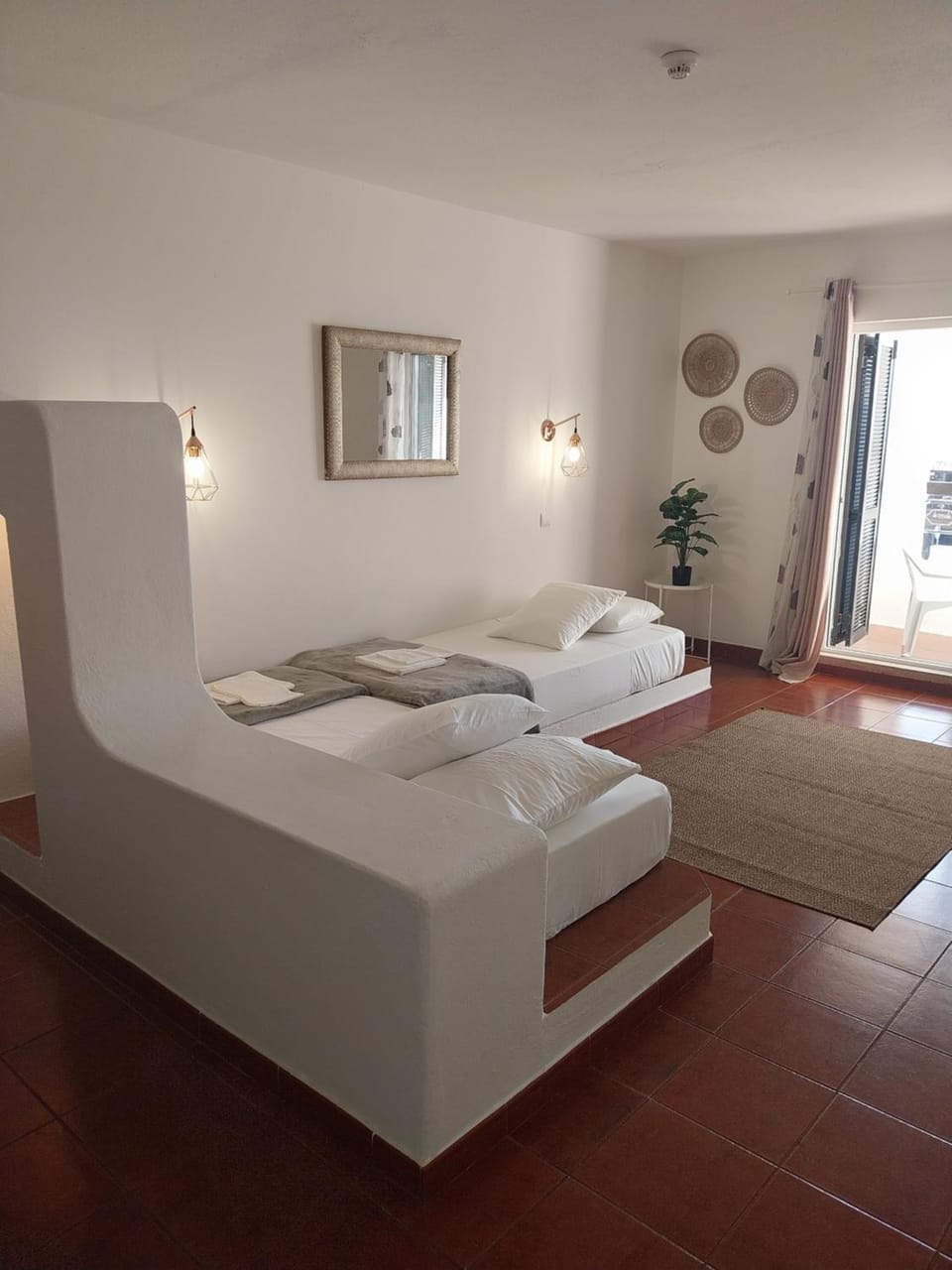 Bed, towels