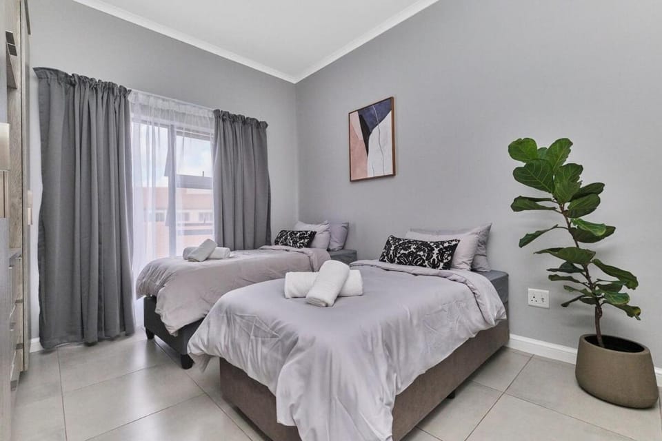 Self catering 2 bed apartment Sandton Apartment in Sandton