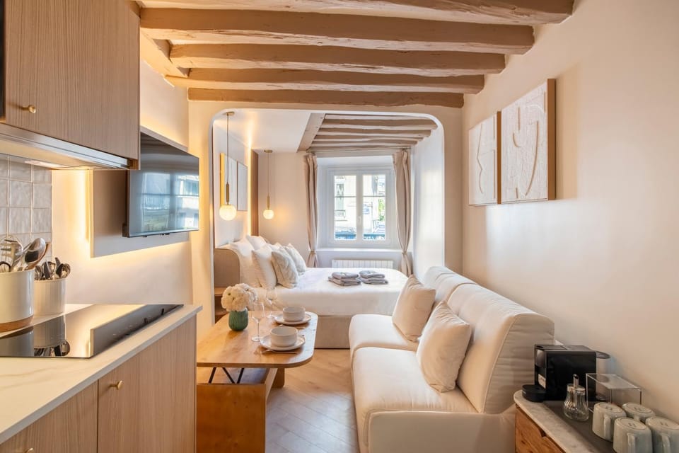 TV and multimedia, Kitchen or kitchenette, Seating area, Dining area