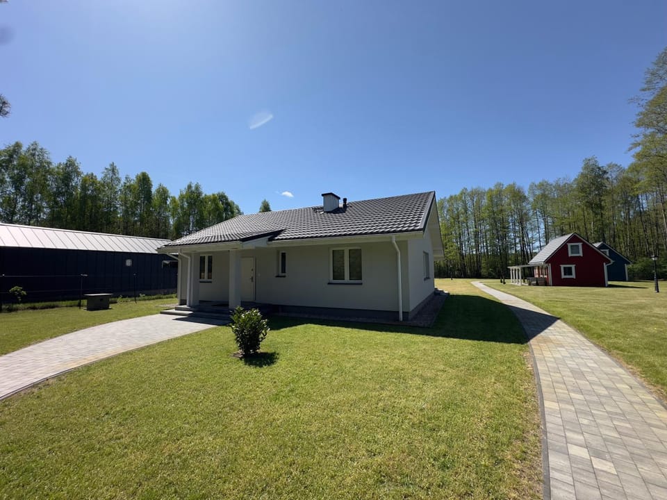 Property building, Spring, Day, Natural landscape, Garden, Garden view