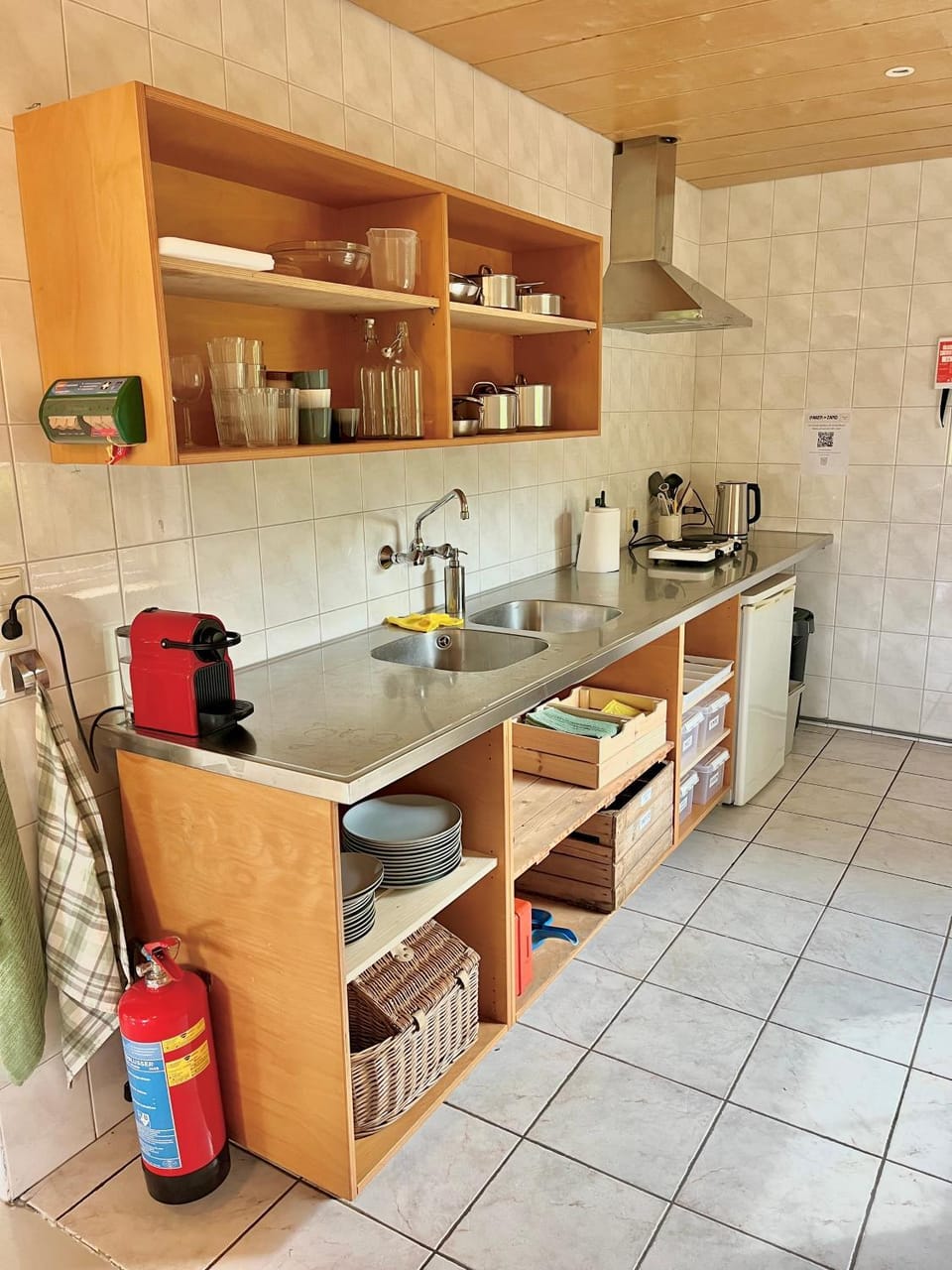 Coffee/tea facilities, Dining area, Communal kitchen, minibar
